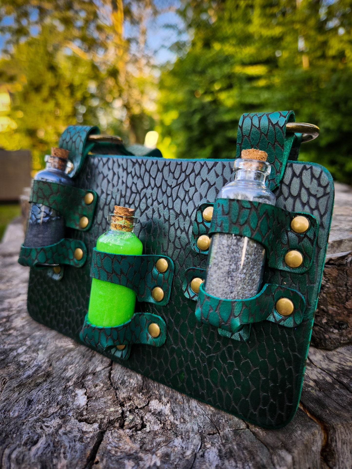 Venomcaller’s Vials – Handmade Leather Potion Holder