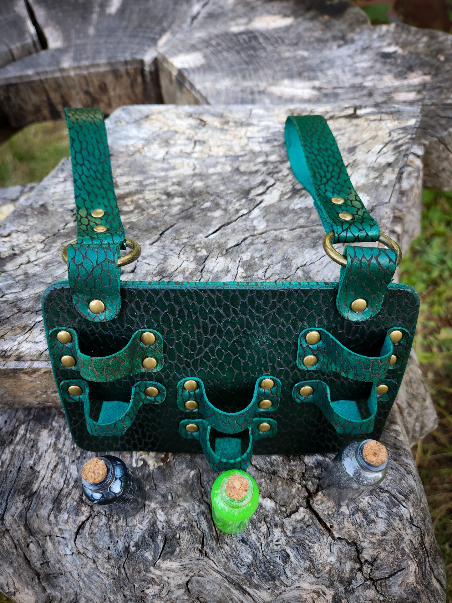 Venomcaller’s Vials – Handmade Leather Potion Holder