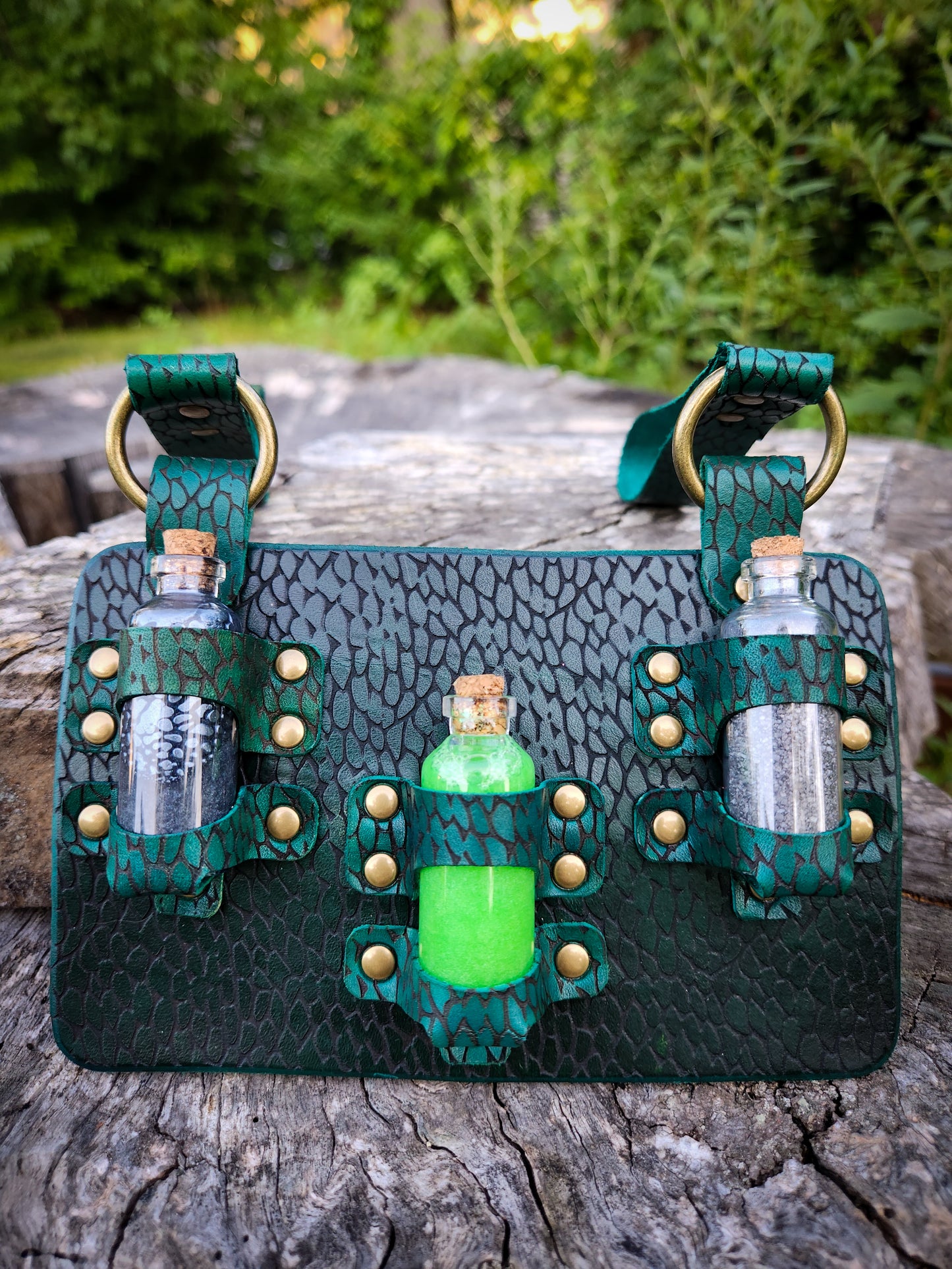 Venomcaller’s Vials – Handmade Leather Potion Holder