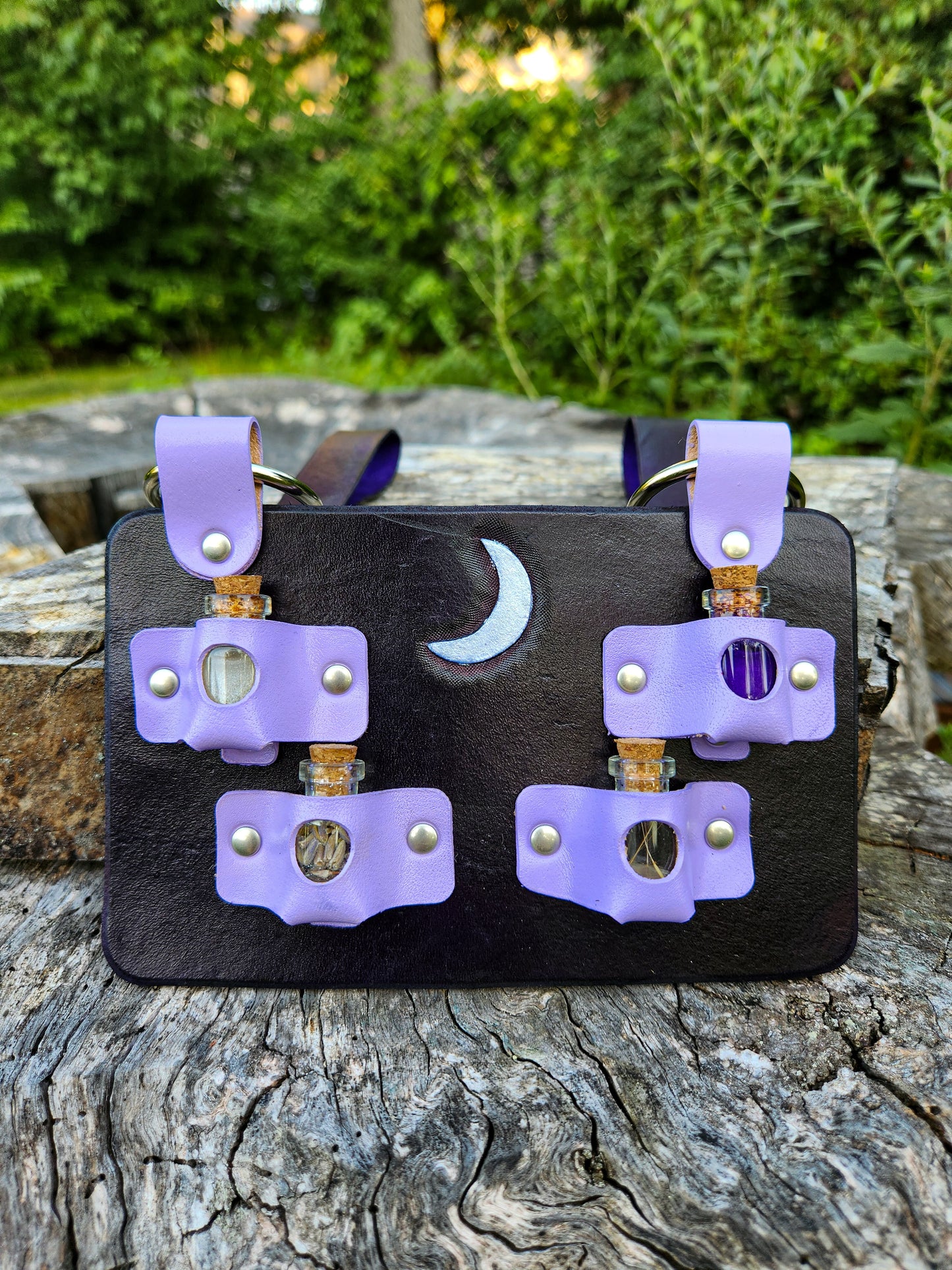 Dreamweaver’s Kit – Handmade Leather Potion Holder