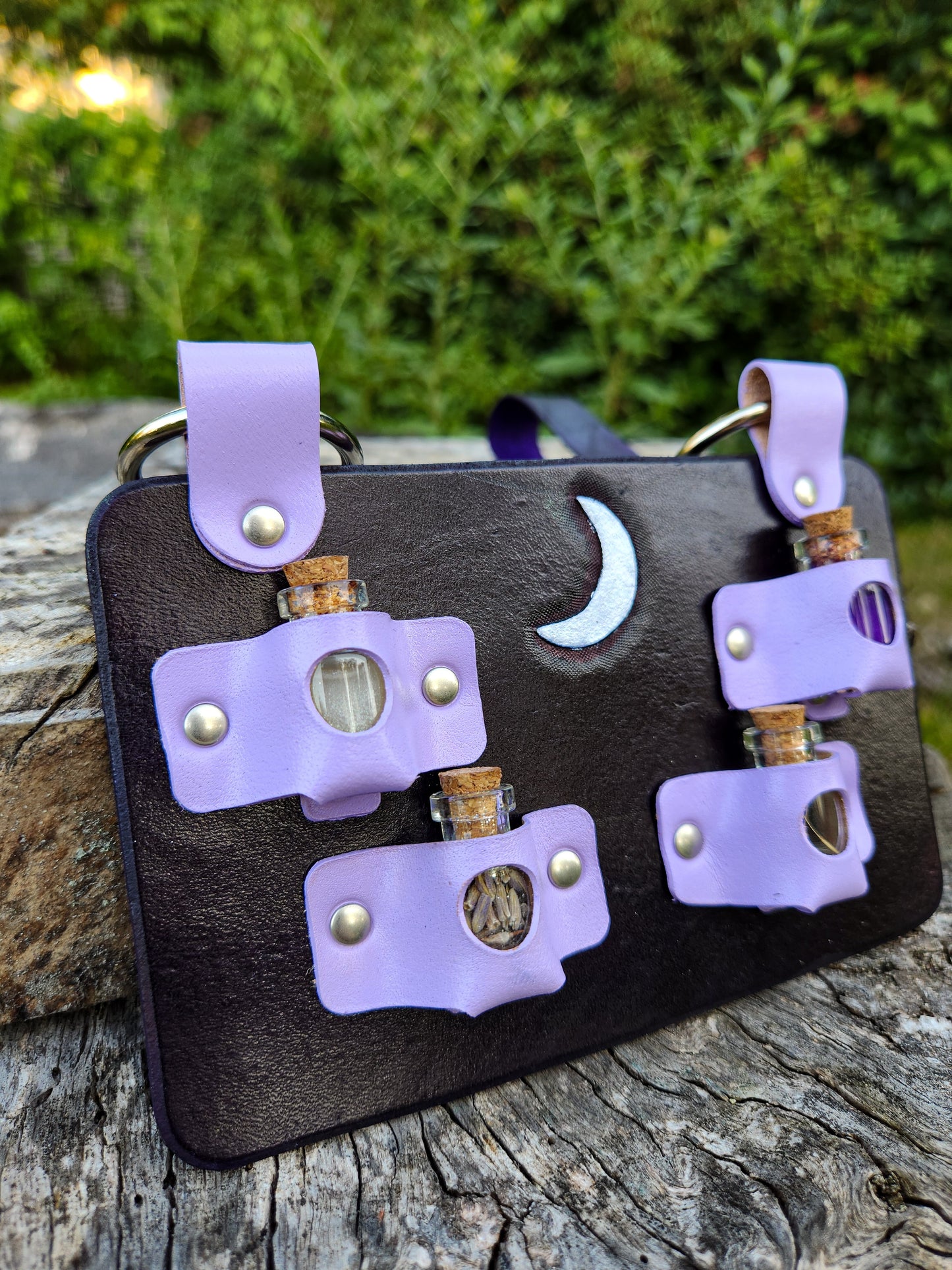 Dreamweaver’s Kit – Handmade Leather Potion Holder
