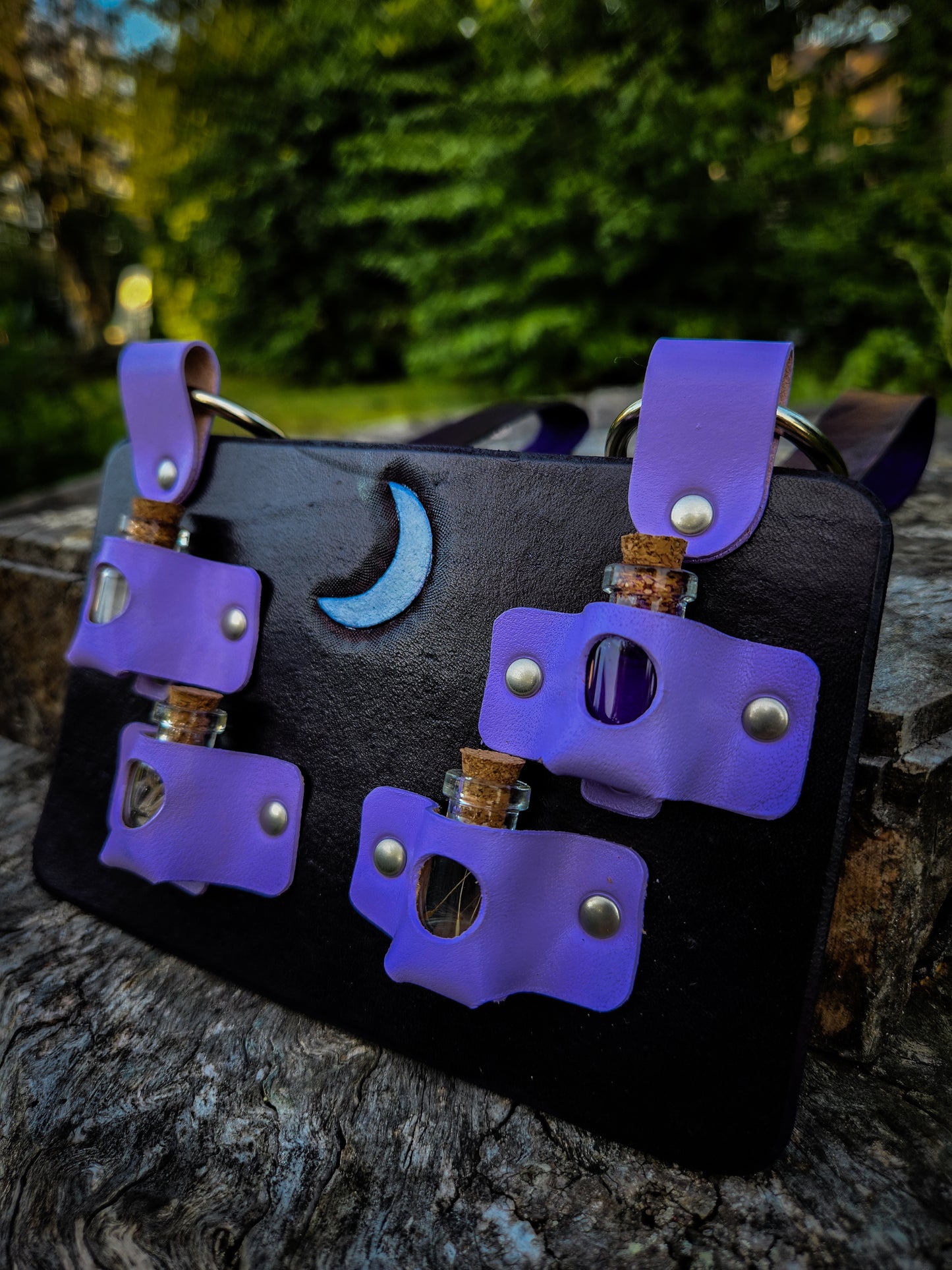 Dreamweaver’s Kit – Handmade Leather Potion Holder
