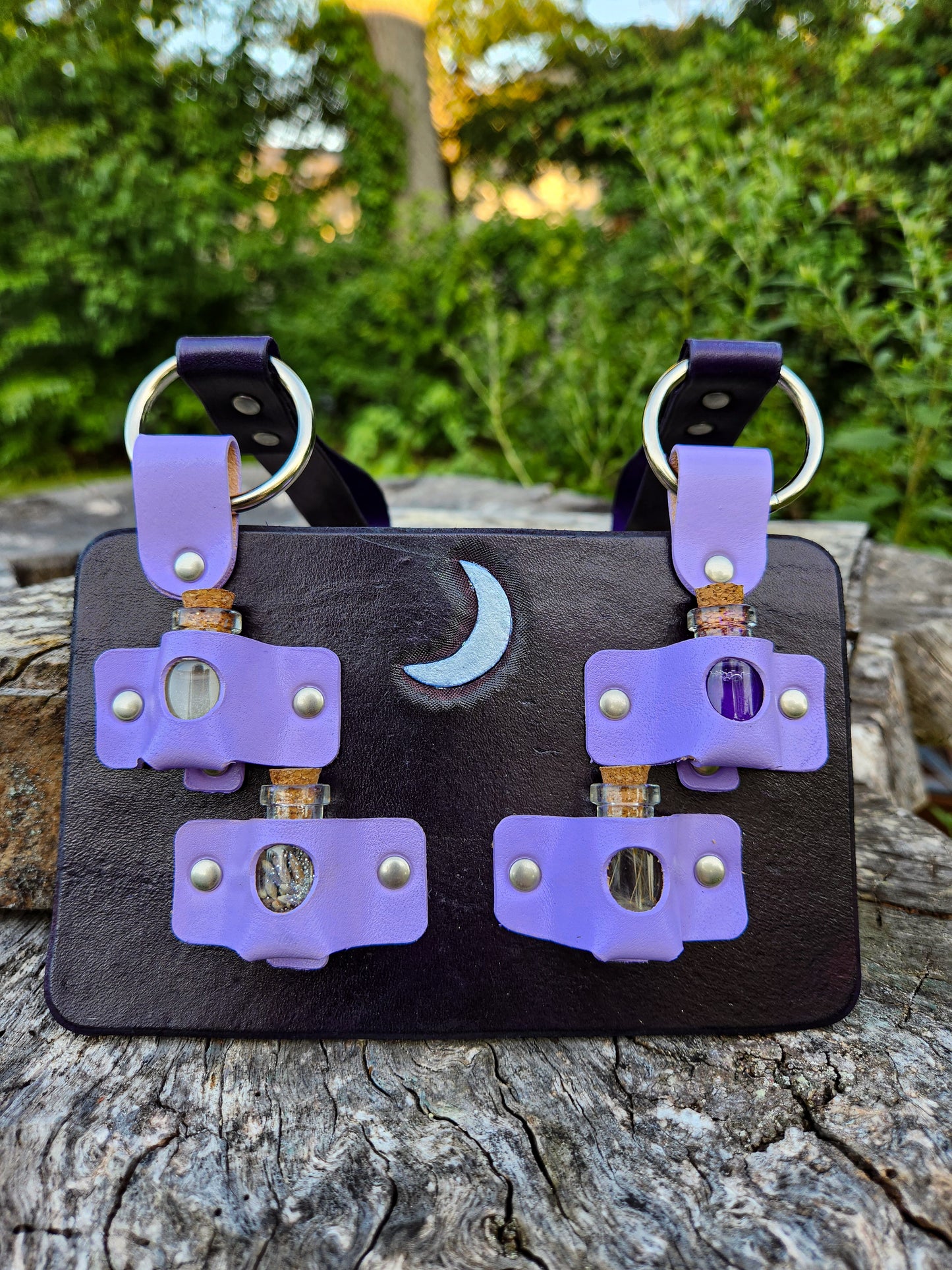 Dreamweaver’s Kit – Handmade Leather Potion Holder