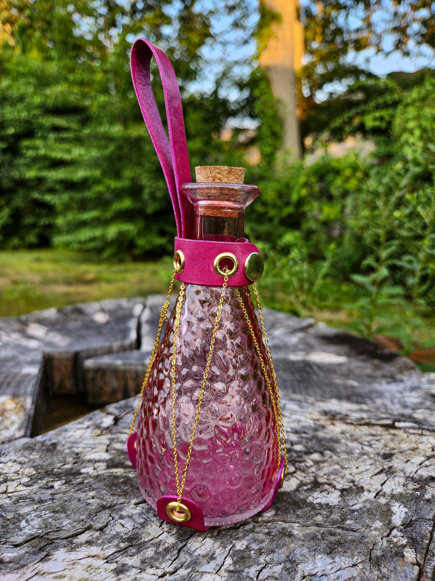 Rosethorn Elixir Vessel – Gold Chain Edition