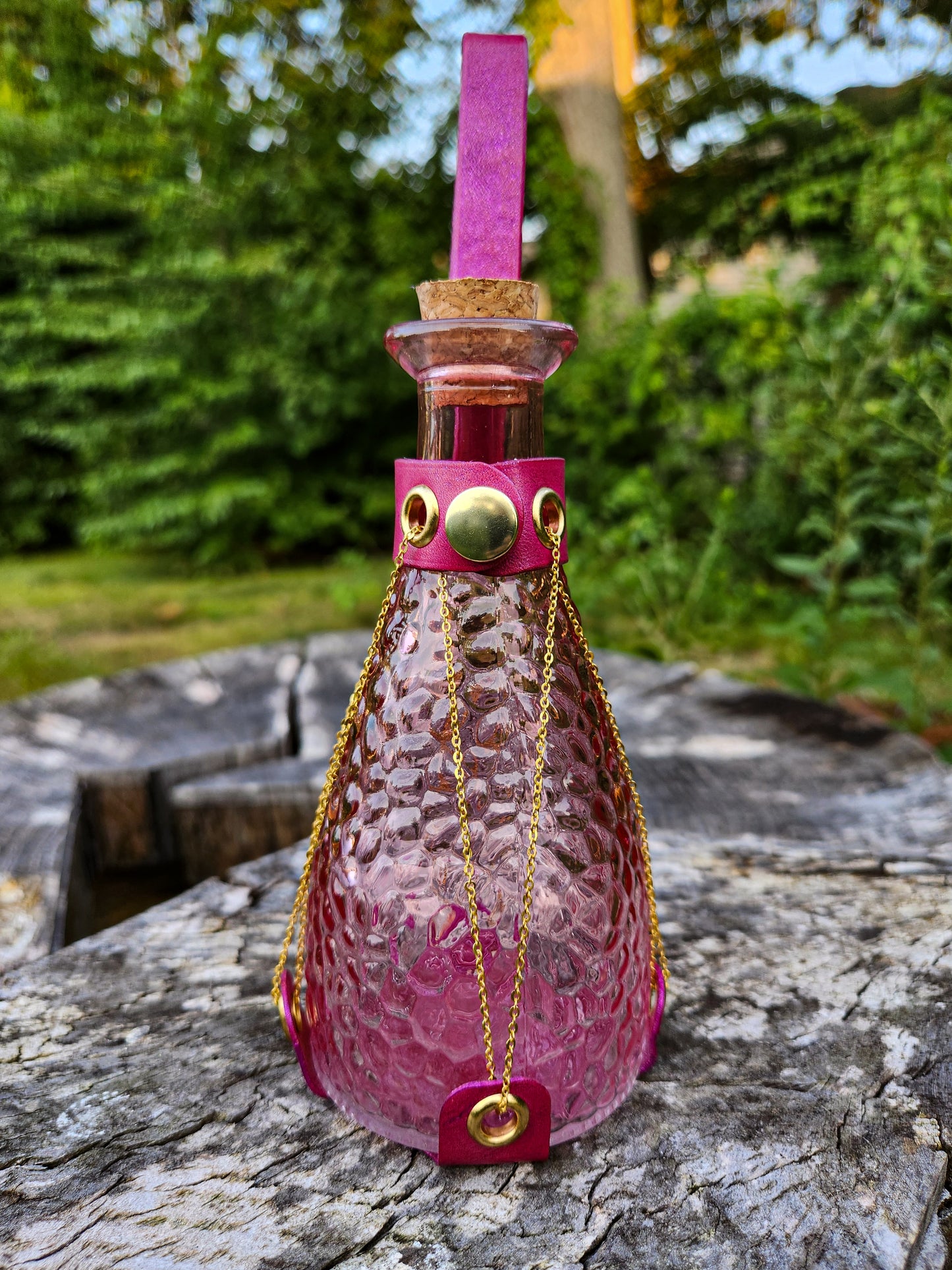 Rosethorn Elixir Vessel – Gold Chain Edition