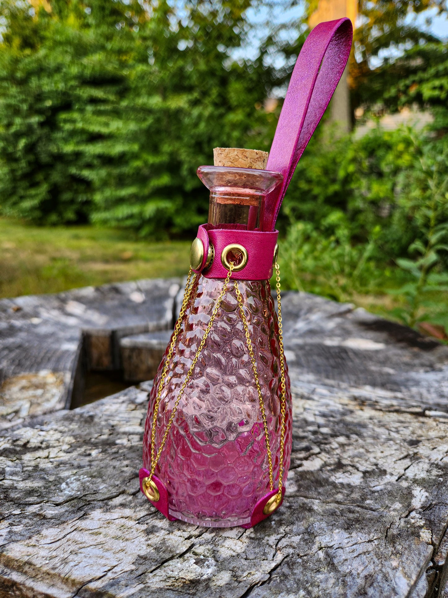 Rosethorn Elixir Vessel – Gold Chain Edition