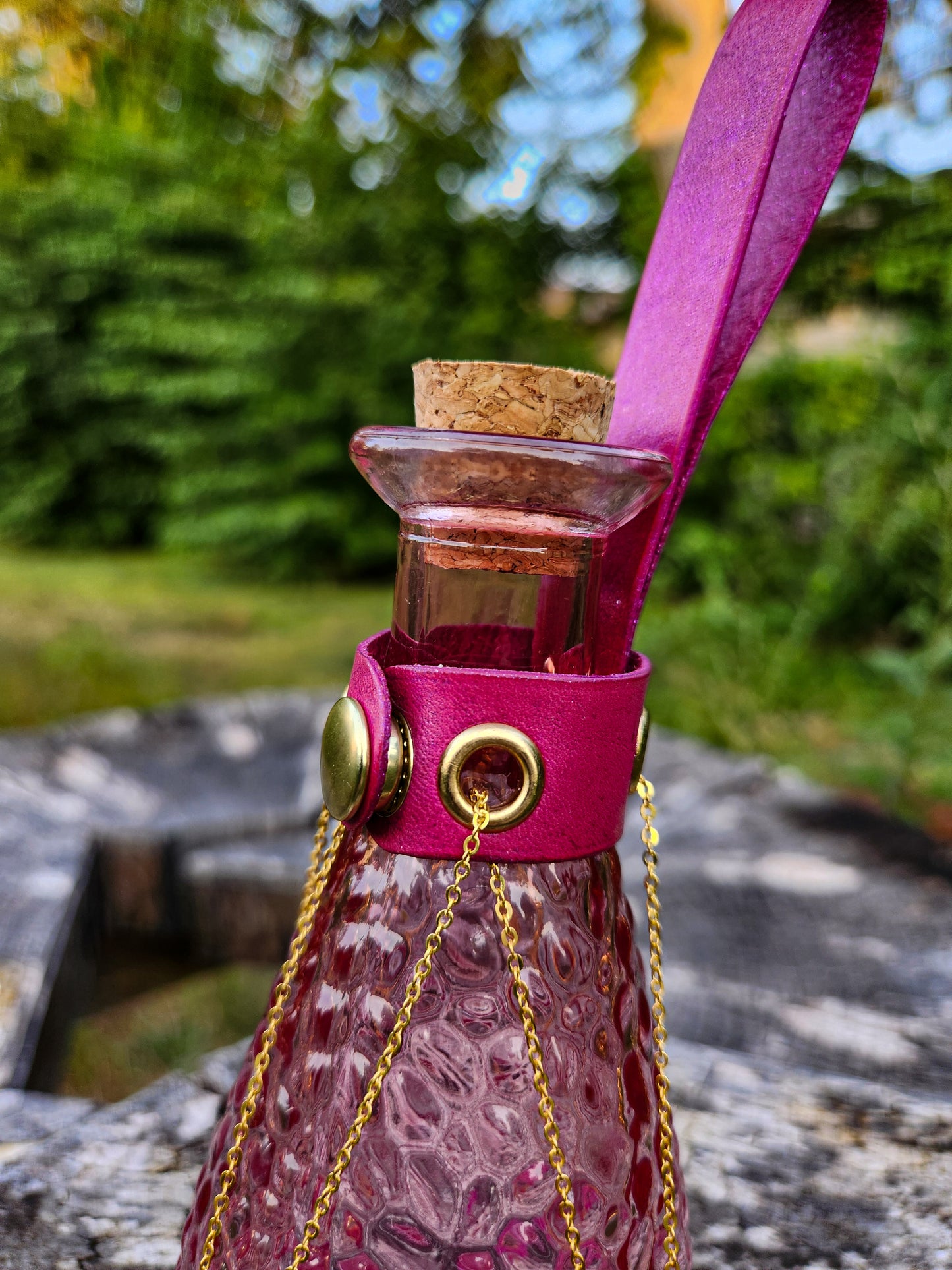Rosethorn Elixir Vessel – Gold Chain Edition