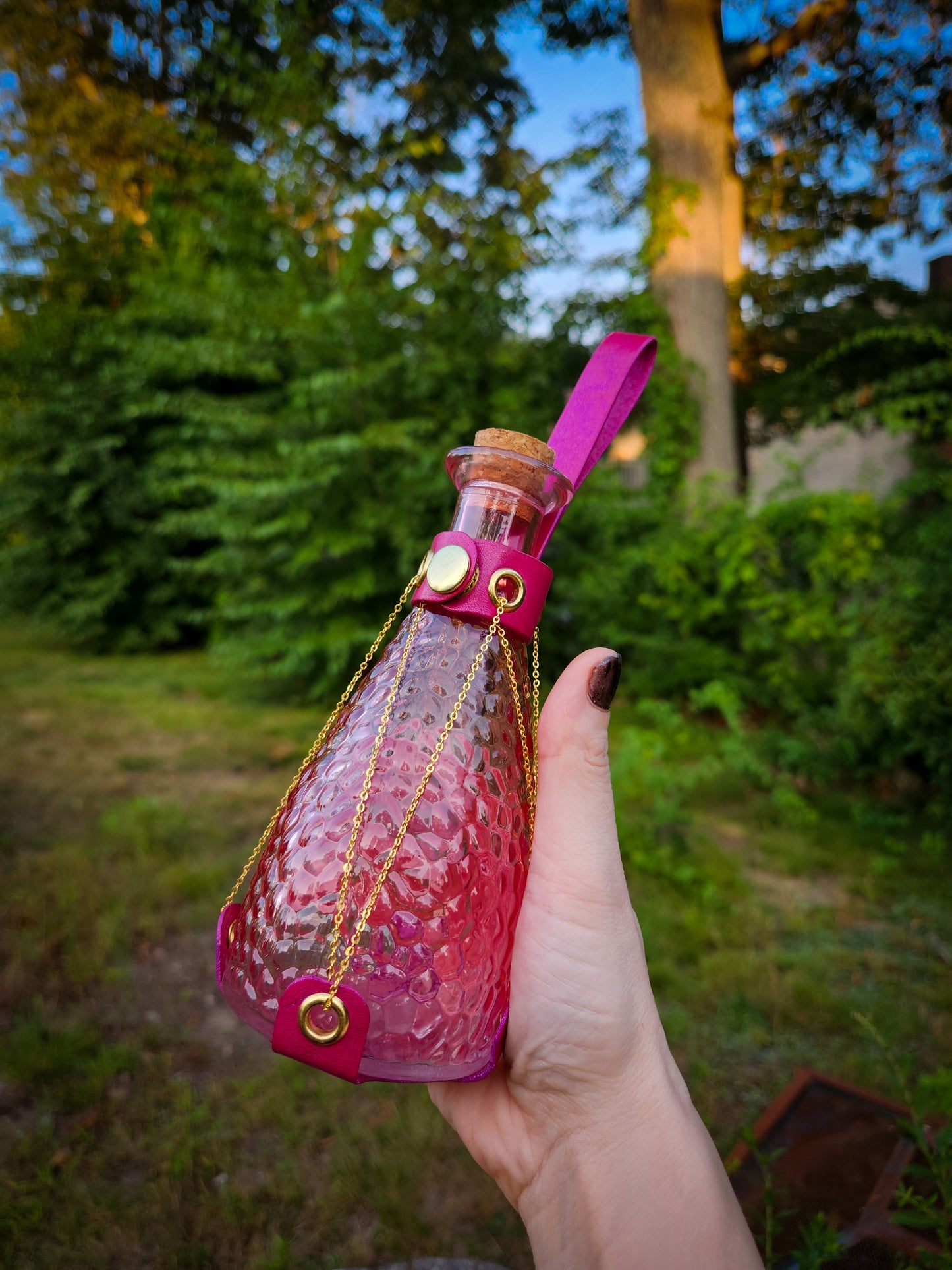 Rosethorn Elixir Vessel – Gold Chain Edition