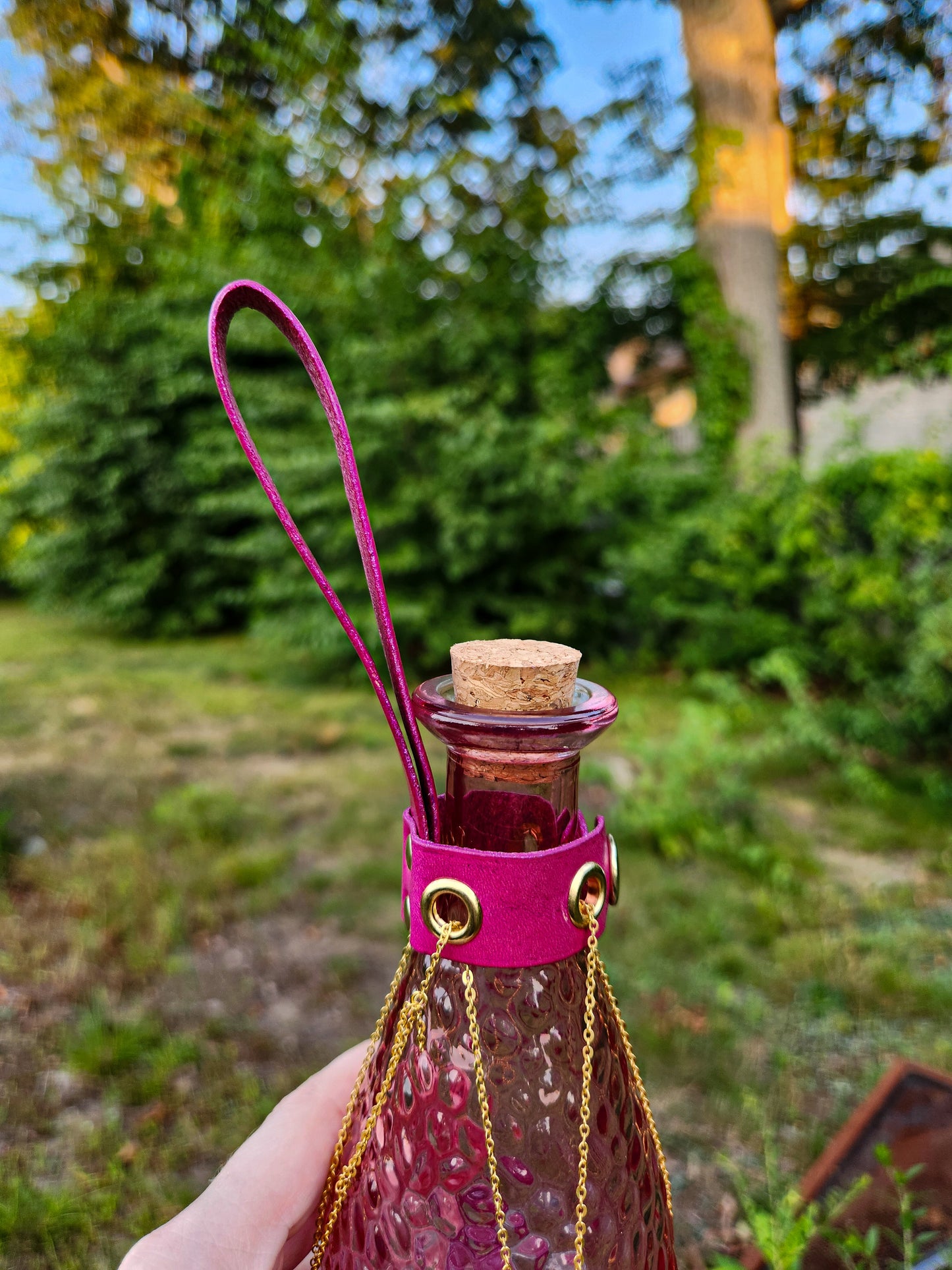 Rosethorn Elixir Vessel – Gold Chain Edition