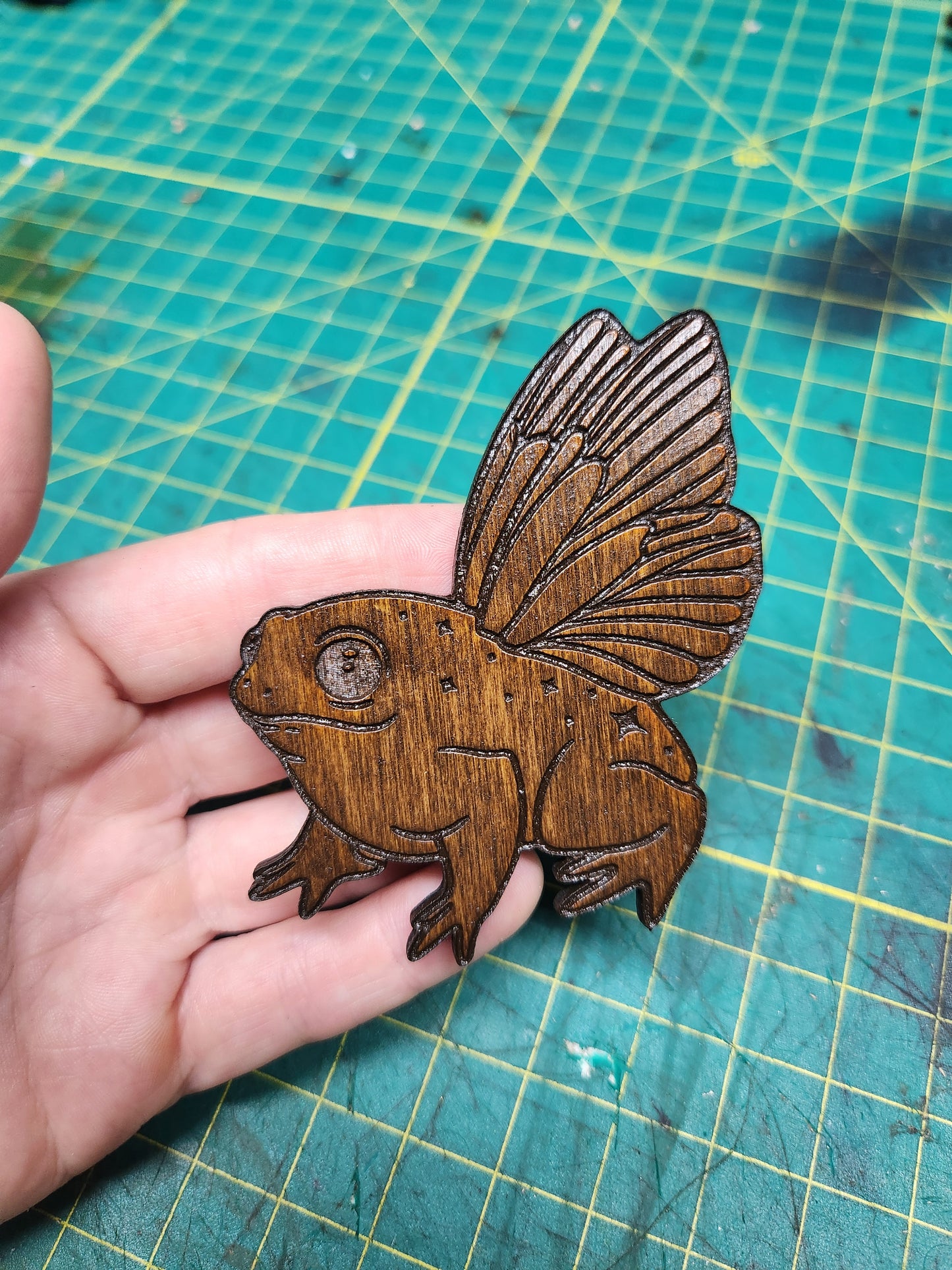 Flying Frog Magnet - Birch Plywood