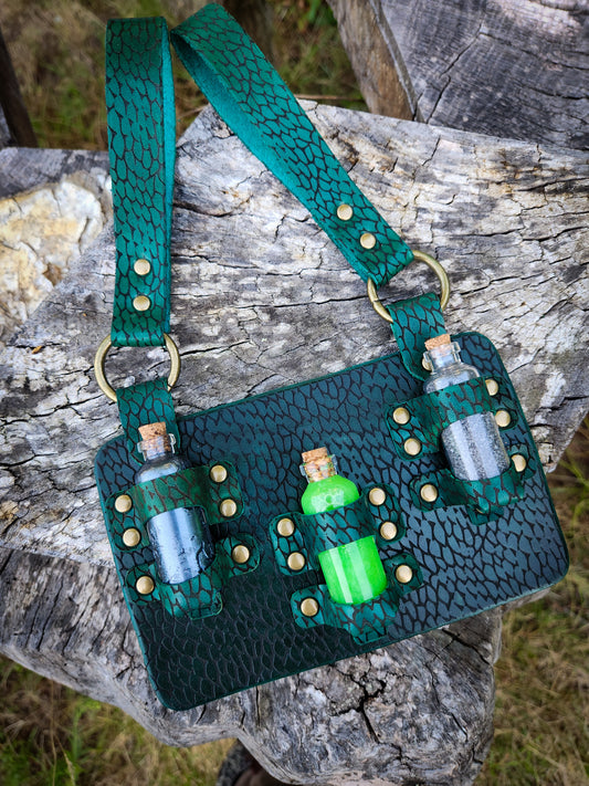 Venomcaller’s Vials – Handmade Leather Potion Holder