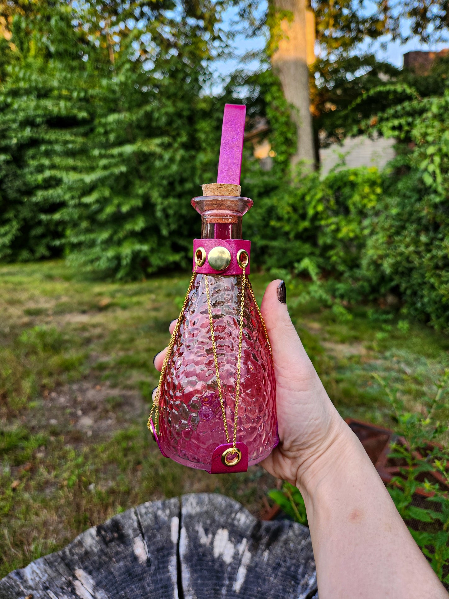 Rosethorn Elixir Vessel – Gold Chain Edition